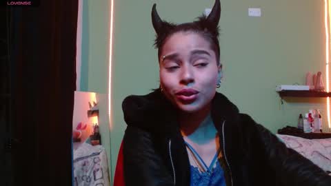 Snapshot of noha_thomson chatting on 5, 3, 2025 Noha Thomson online show from 5, 3, 2025