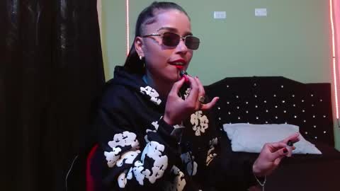 Snapshot of noha_thomson chatting on 4, 10, 2025 Noha Thomson online show from 4, 10, 2025