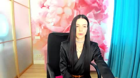 NoirDiva online show from 15, 4, 2026