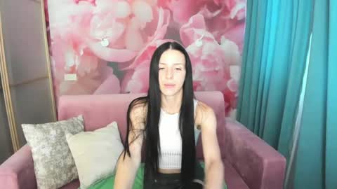Snapshot of noirdiva chatting on 5, 7, 2026 NoirDiva online show from 5, 7, 2026