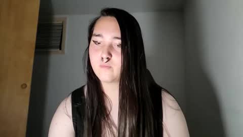 Snapshot of nonbinarybeauty20 chatting on 29, 10, 2025 nonbinarybeauty20 online show from 29, 10, 2025