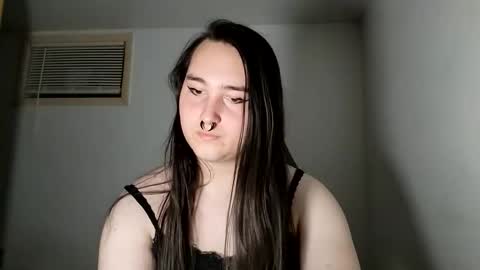 Snapshot of nonbinarybeauty20 chatting on 7, 2, 2026 nonbinarybeauty20 online show from 7, 2, 2026