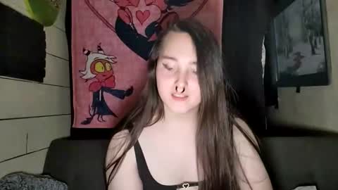 Snapshot of nonbinarybeauty20 chatting on 9, 4, 2026 nonbinarybeauty20 online show from 9, 4, 2026