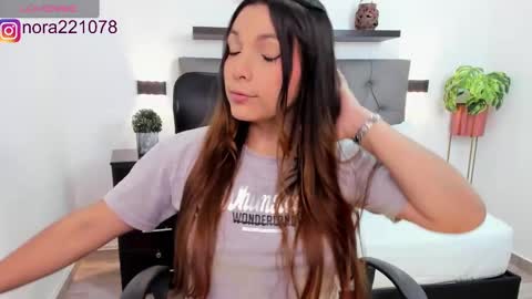 Snapshot of nora22xx chatting on 27, 1, 2025 Nora online show from 27, 1, 2025