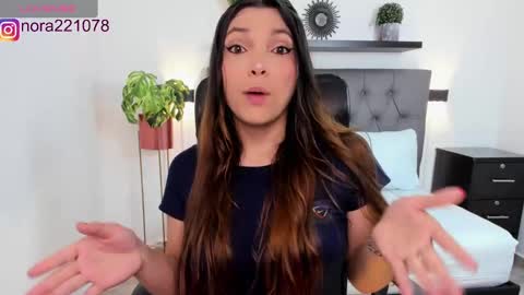 Snapshot of nora22xx chatting on 8, 2, 2025 Nora online show from 8, 2, 2025