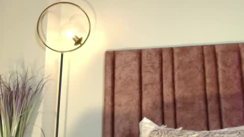 Nora Da Silva online show from 15, 11, 2025