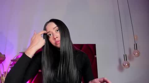 Nora Da Silva online show from 17, 12, 2025