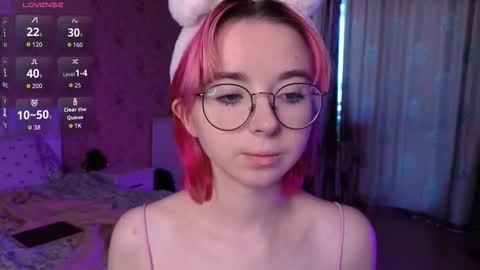 Nora Failure online show from 26, 9, 2025