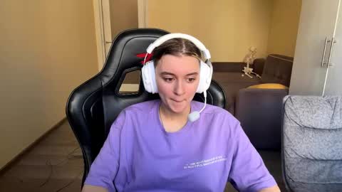 Elena online show from 28, 4, 2026