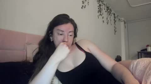 Emily snow online show from 14, 4, 2026