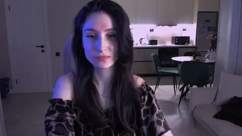 Hazel online show from 31, 10, 2025