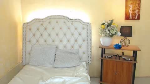 Kyline online show from 12, 12, 2024