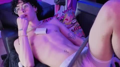 Snapshot of nova_salvadore chatting on 3, 2, 2026 Nova Salvatore online show from 3, 2, 2026