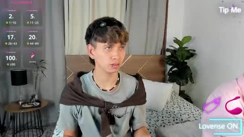 Snapshot of novaybrian chatting on 10, 11, 2025 NovayBrian online show from 10, 11, 2025