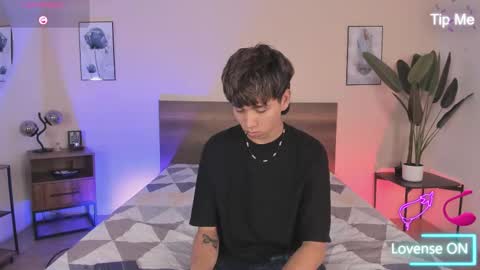 Snapshot of novaybrian chatting on 29, 11, 2025 NovayBrian online show from 29, 11, 2025