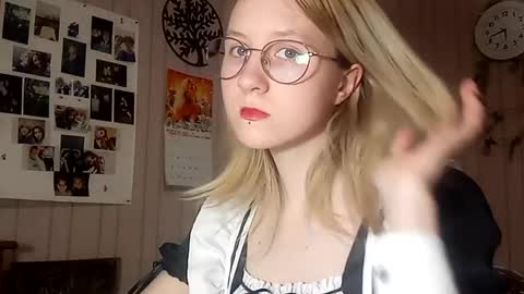 Snapshot of novellahartig chatting on 14, 2, 2026 Sari It is my first day online show from 14, 2, 2026