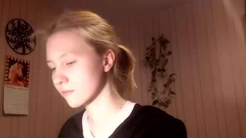 Snapshot of novellahartig chatting on 21, 3, 2026 Sari It is my first day online show from 21, 3, 2026