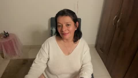 Snapshot of nuit_rose chatting on 6, 7, 2026 nuit_rose online show from 6, 7, 2026