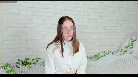 Snapshot of nymphalean chatting on 3, 11, 2025 Kat online show from 3, 11, 2025