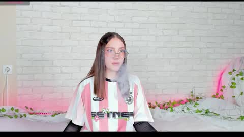 Snapshot of nymphalean chatting on 12, 11, 2025 Kat online show from 12, 11, 2025