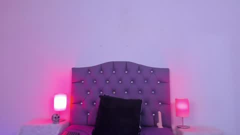 Snapshot of nyx_nayla chatting on 1, 2, 2025   online show from 1, 2, 2025