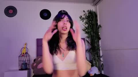 Snapshot of nyx_nayla chatting on 13, 9, 2025   online show from 13, 9, 2025