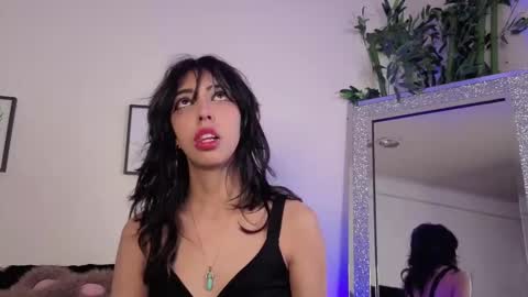 Snapshot of nyx_nayla chatting on 26, 9, 2025   online show from 26, 9, 2025