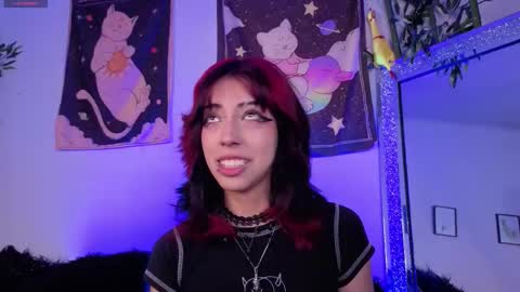 Snapshot of nyx_nayla chatting on 31, 10, 2025   online show from 31, 10, 2025