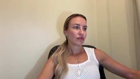 Snapshot of nyxelia_ chatting on 7, 7, 2026 Anastasia online show from 7, 7, 2026