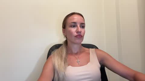 Snapshot of nyxelia_ chatting on 15, 7, 2026 Anastasia online show from 15, 7, 2026