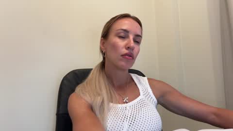 Snapshot of nyxelia_ chatting on 3, 8, 2026 Anastasia online show from 3, 8, 2026