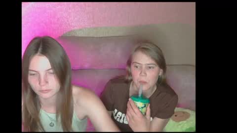 Snapshot of obsos_2 chatting on 15, 9, 2025 DeXsa online show from 15, 9, 2025