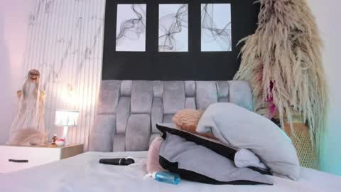 Snapshot of ocean_becker chatting on 10, 1, 2025 Irina online show from 10, 1, 2025