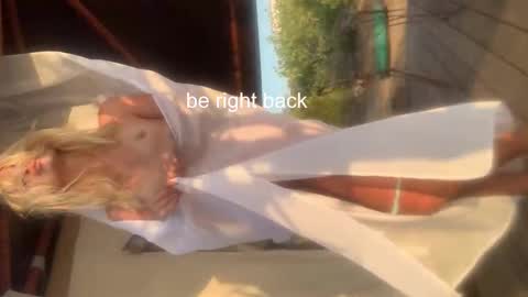 hi im Janasmall boobs big heart  warm pussy  online show from 18, 2, 2025