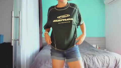 Snapshot of octopussy69x chatting on 4, 2, 2025 Evie online show from 4, 2, 2025