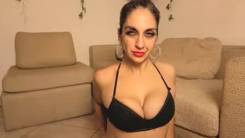 Daniela Dany online show from 6, 5, 2026