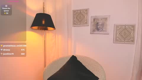  Holly  online show from 8, 2, 2025