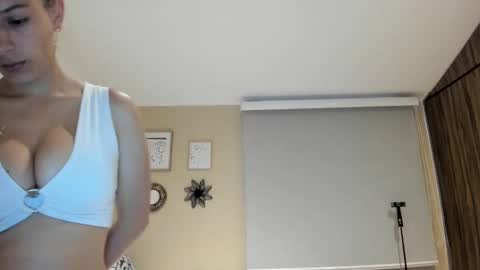 ohanna_ online show from 20, 12, 2024