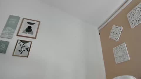 ohanna_ online show from 5, 3, 2025