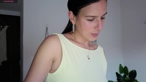 ohanna_ online show from 6, 5, 2026