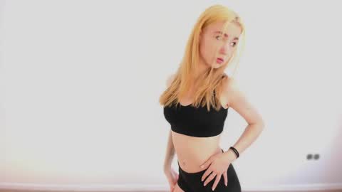 Emi and Ohpi online show from 20, 3, 2026