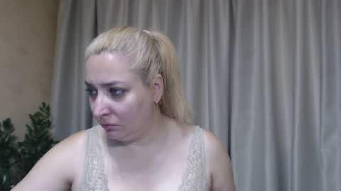 Snapshot of ohsweetiren chatting on 8, 7, 2026 Iren online show from 8, 7, 2026