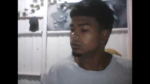 ojos_claross online show from 15, 4, 2026