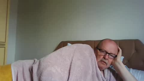 Snapshot of old_fkrr_ chatting on 9, 6, 2026 old_fkrr_ online show from 9, 6, 2026