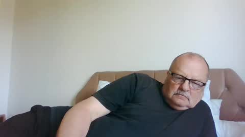 Snapshot of old_fkrr_ chatting on 2, 8, 2026 old_fkrr_ online show from 2, 8, 2026