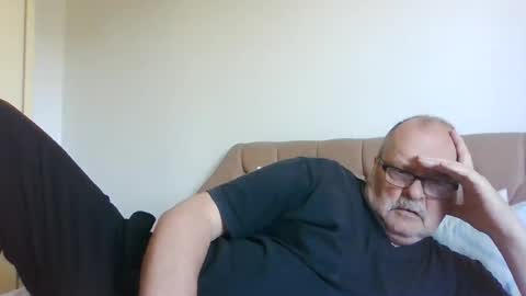 Snapshot of old_fkrr_ chatting on 5, 8, 2026 old_fkrr_ online show from 5, 8, 2026