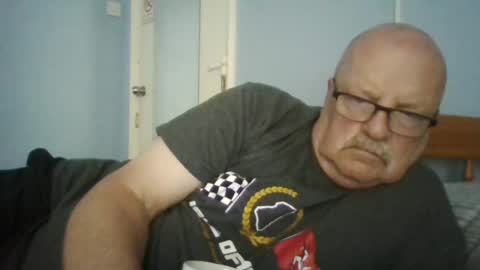 Snapshot of old_fkrr_ chatting on 7, 8, 2026 old_fkrr_ online show from 7, 8, 2026