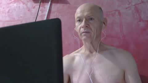 oldbuthorny62 online show from 16, 4, 2026