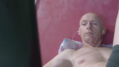 oldbuthorny62 online show from 24, 4, 2026