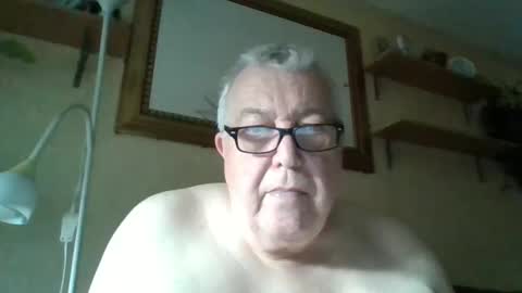 Snapshot of oldcock65uk chatting on 16, 12, 2025 Fergus online show from 16, 12, 2025